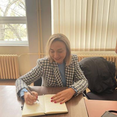 594483789 1705873937405563 3489996045531945813 N